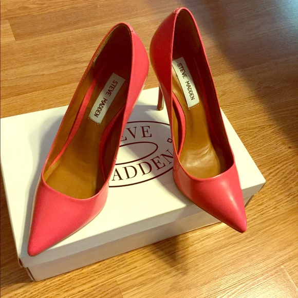 Steve Madden Pumps - Picture 4 of 9